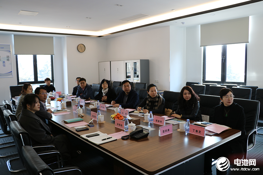 青岛市民营经济发展局一级调研员李中强一行到访海融网山东总部.jpg 青岛市民营经济发展局一级调研员李中强一行到访海融网山东总部.jpg