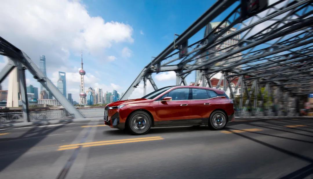 新能源车价普涨,BBA疯狂降价能否挽回颓势?.jpg 新能源车价普涨,BBA疯狂降价能否挽回颓势?.jpg