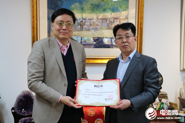 聚焦动力电池和新能源车等后市场服务 蜜蜂新能源与海融网战略合作.jpg 聚焦动力电池和新能源车等后市场服务 蜜蜂新能源与海融网战略合作.jpg