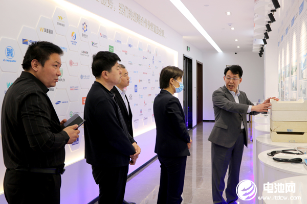 东营市垦利区区委常委/副区长张素霞一行到访海融网山东总部.jpg 东营市垦利区区委常委/副区长张素霞一行到访海融网山东总部.jpg