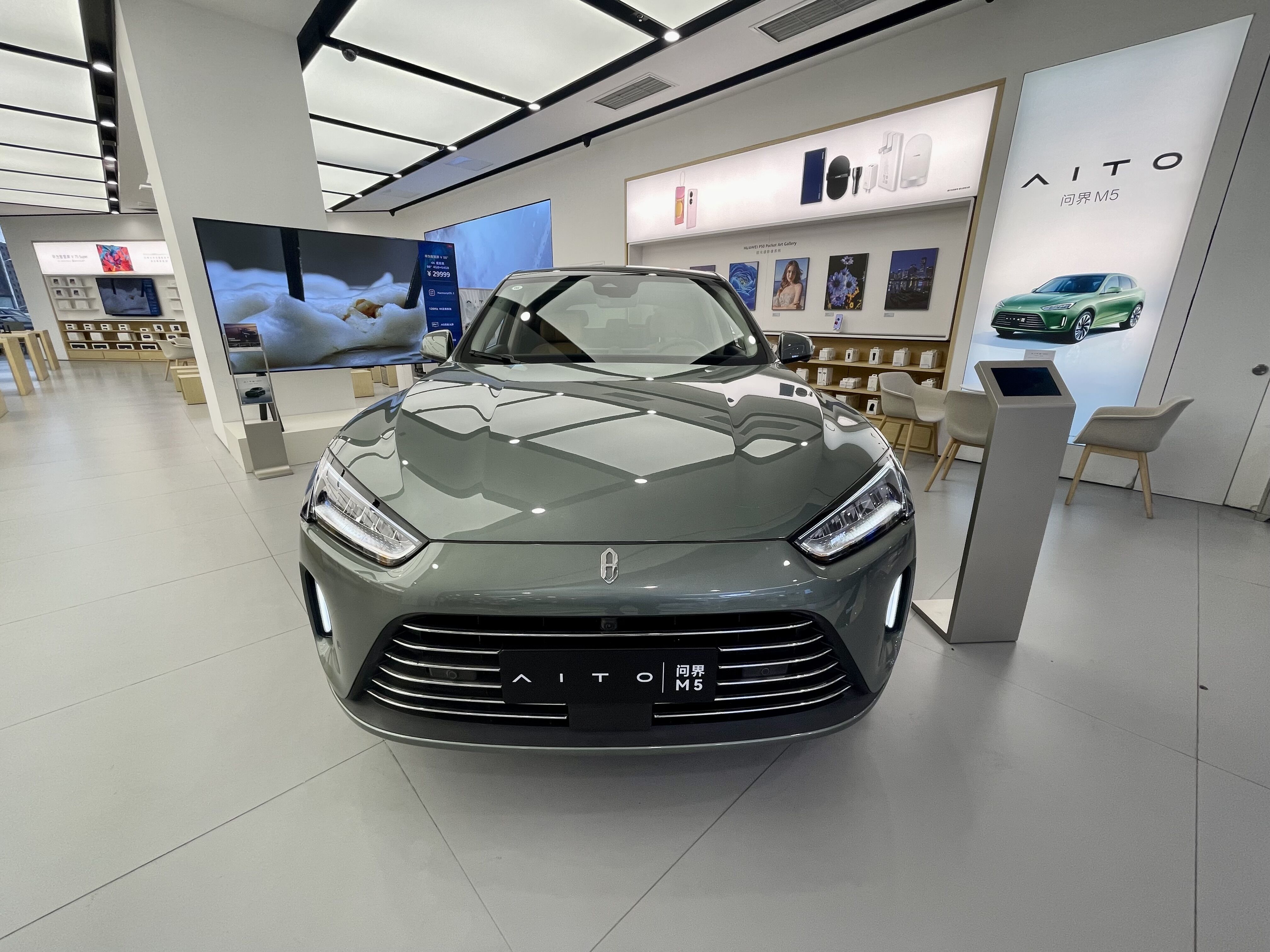 俄乌冲突下我国新能源汽车发展面临的机遇与挑战.jpg 俄乌冲突下我国新能源汽车发展面临的机遇与挑战.jpg