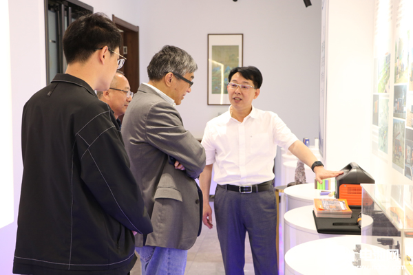 德固特董事长魏振文一行到访海融网山东总部 共话转型变革机遇.jpg 德固特董事长魏振文一行到访海融网山东总部 共话转型变革机遇.jpg