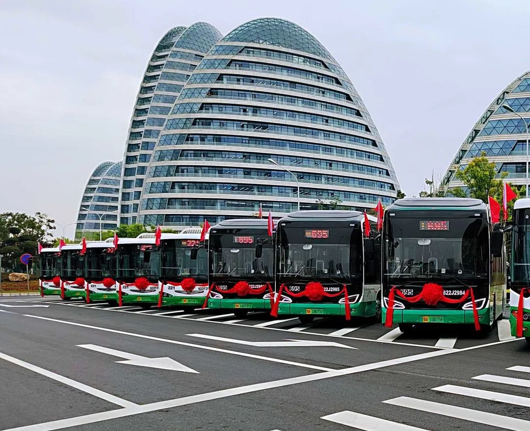 雄韬股份:武汉氢雄配套公交车正式上线运营.jpg 雄韬股份:武汉氢雄配套公交车正式上线运营.jpg