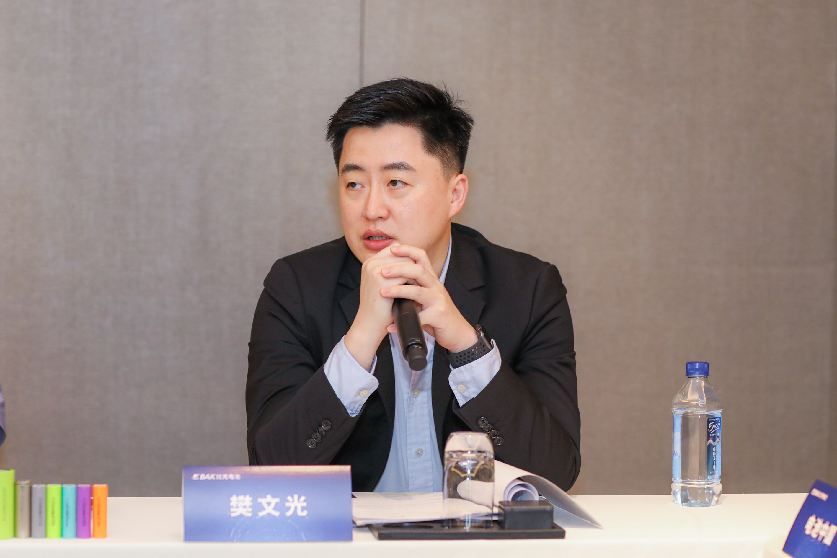 比克电池:大圆柱动力电池将加速电动取代燃油进程.jpg 比克电池:大圆柱动力电池将加速电动取代燃油进程.jpg