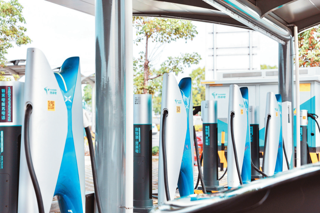 车企纷纷入局超冲站 当前不具备大规模推广.png 车企纷纷入局超冲站 当前不具备大规模推广.png