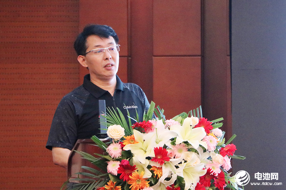 六氟磷酸锂新规划产能约92万吨 于清教:不必过于担忧产能过剩.jpg 六氟磷酸锂新规划产能约92万吨 于清教:不必过于担忧产能过剩.jpg