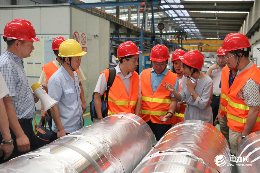 鼎胜新材拟定增募资不超27亿 扩产80万吨电池箔及配套坯料.jpg 鼎胜新材拟定增募资不超27亿 扩产80万吨电池箔及配套坯料.jpg