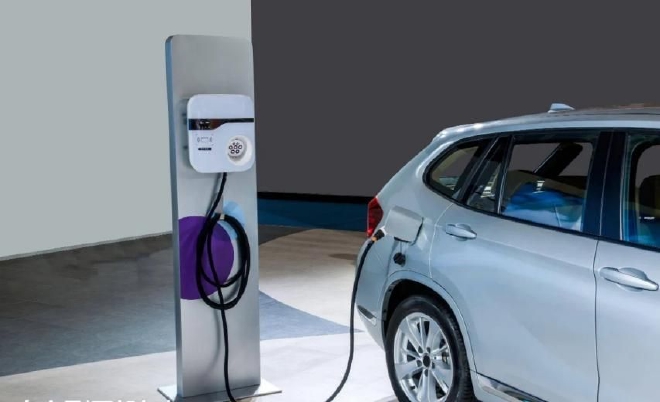 电池材料价格猛涨 新能源车为成本所困.jpg