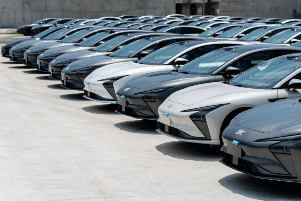 智己汽车成功完成首轮市场化融资 估值近300亿元.png 智己汽车成功完成首轮市场化融资 估值近300亿元.png