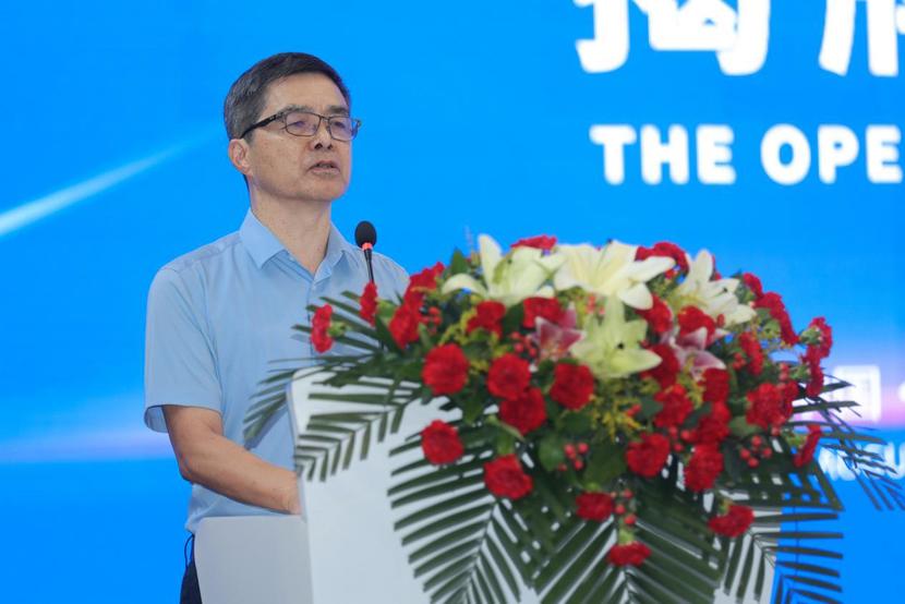 “广西新能源汽车实验室”正式揭牌 预计总投资102亿元!.jpg “广西新能源汽车实验室”正式揭牌 预计总投资102亿元!.jpg