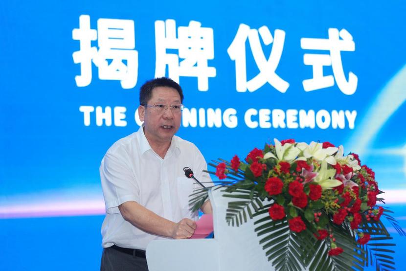 “广西新能源汽车实验室”正式揭牌 预计总投资102亿元!.jpg “广西新能源汽车实验室”正式揭牌 预计总投资102亿元!.jpg