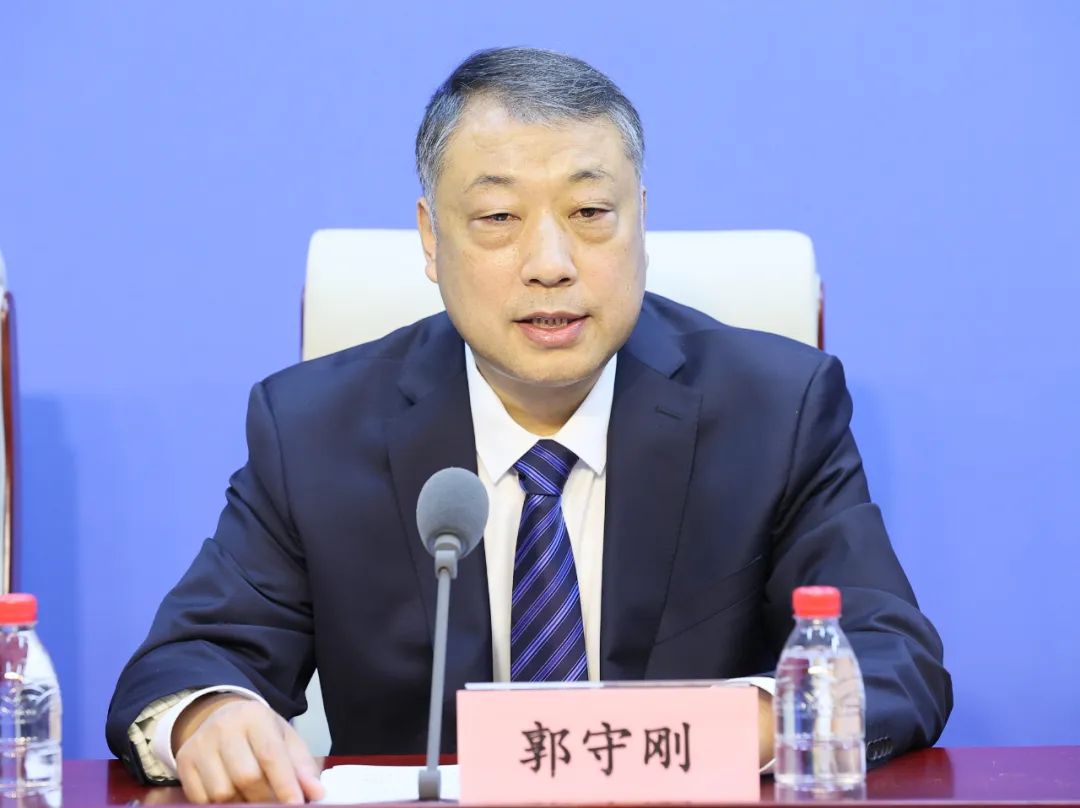 工信部:加快新体系电池、车规级芯片等关键技术攻关和产业化.jpg 工信部:加快新体系电池、车规级芯片等关键技术攻关和产业化.jpg