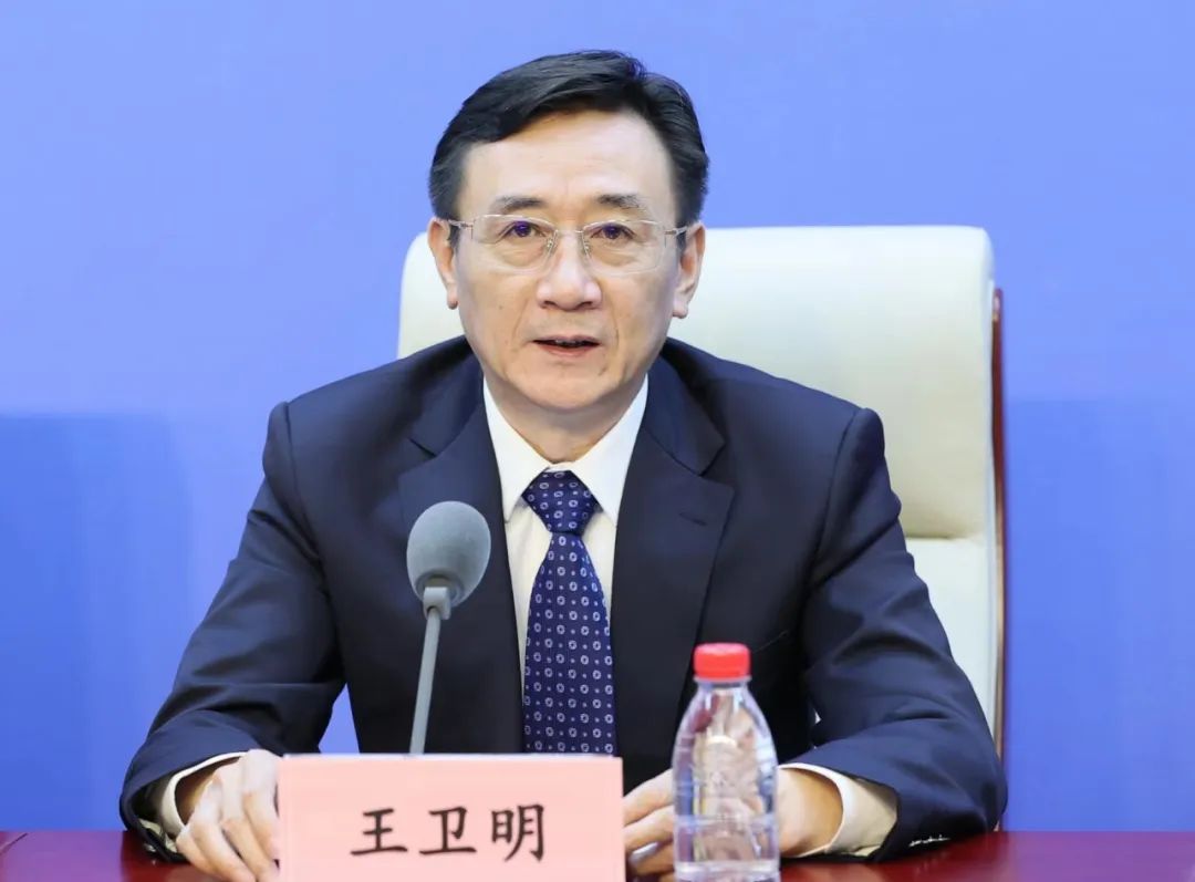 工信部:加快新体系电池、车规级芯片等关键技术攻关和产业化.jpg 工信部:加快新体系电池、车规级芯片等关键技术攻关和产业化.jpg