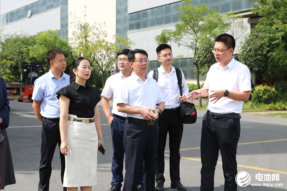 于清教一行到访特锐德集团 聚焦预制舱式模块化变电站推广.png 于清教一行到访特锐德集团 聚焦预制舱式模块化变电站推广.png