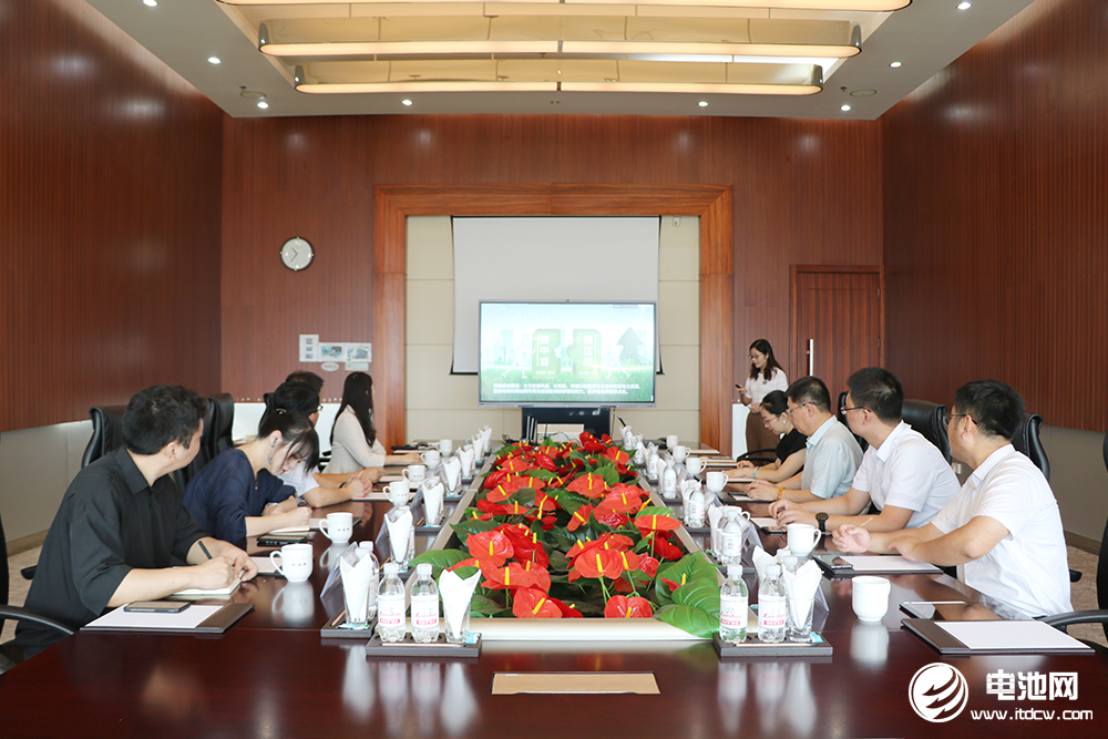 于清教一行到访特锐德集团 聚焦预制舱式模块化变电站推广.png 于清教一行到访特锐德集团 聚焦预制舱式模块化变电站推广.png