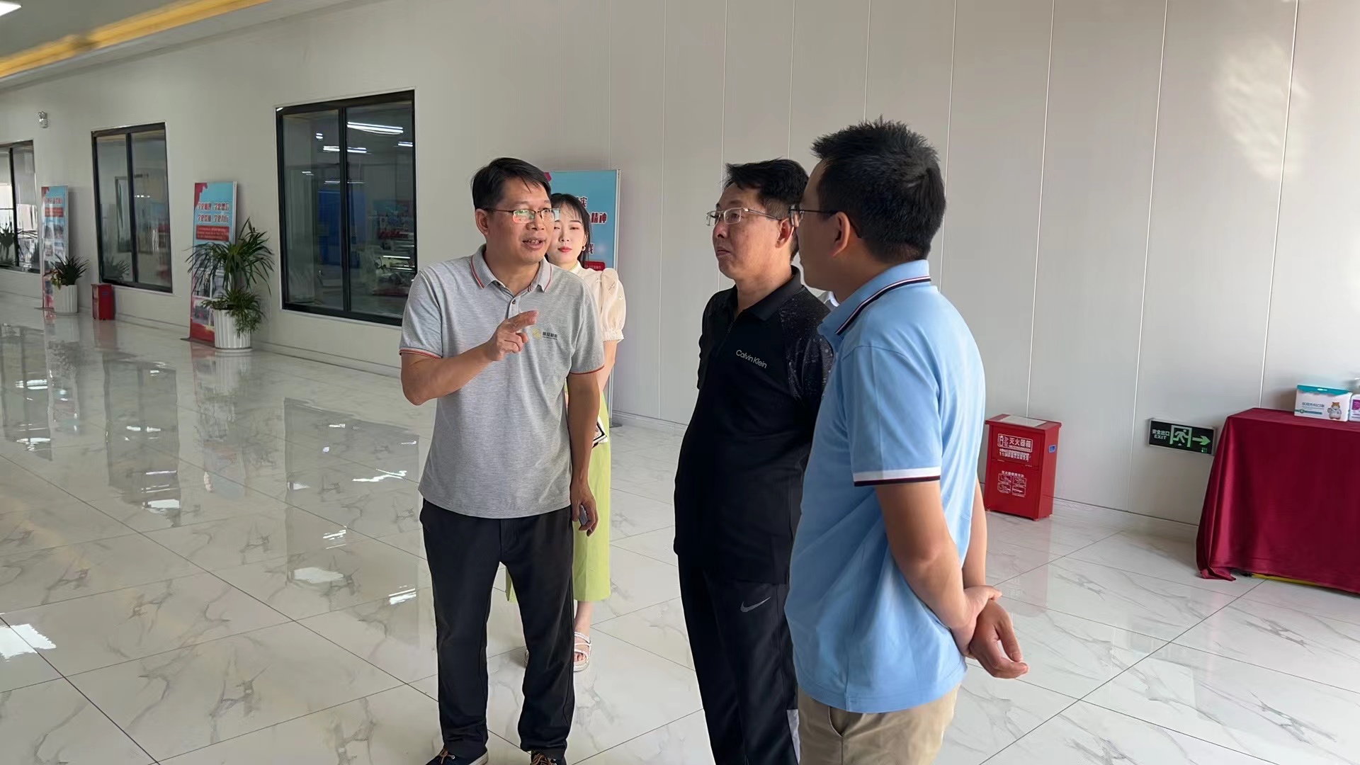 中关村新型电池技术创新联盟秘书长于清教一行参观考察江西宜春锂电产业链企业.jpg 中关村新型电池技术创新联盟秘书长于清教一行参观考察江西宜春锂电产业链企业.jpg