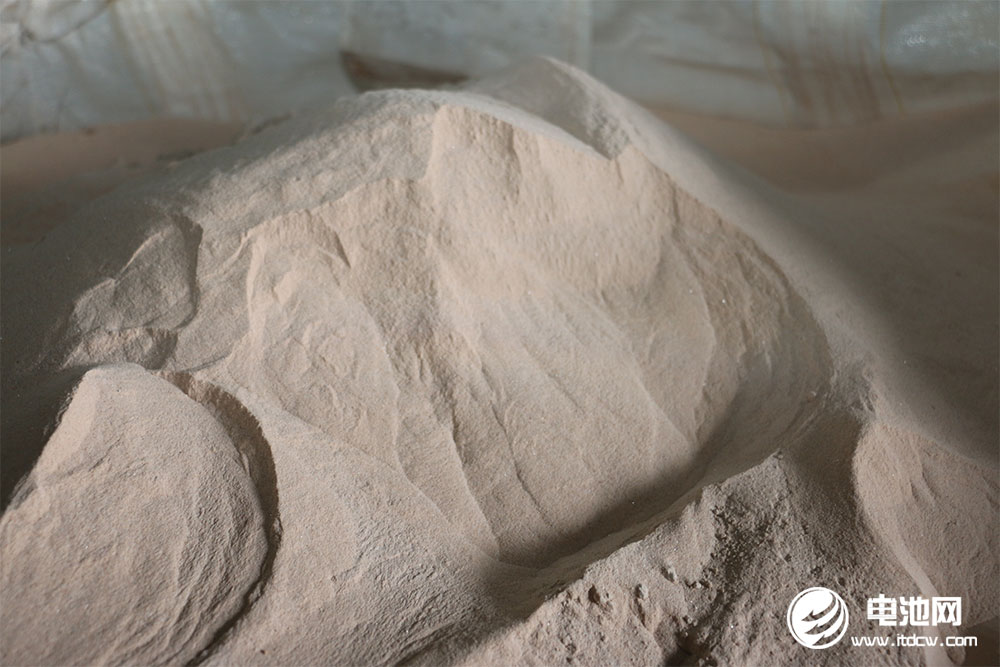 价格重回50万元/吨 两年上涨逾10倍:锂价何时回归理性?.jpg 价格重回50万元/吨 两年上涨逾10倍:锂价何时回归理性?.jpg