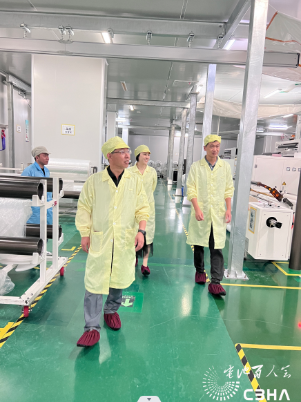 于清教一行出席华宝新能上市仪式并参观考察深圳锂电产业链企业.png 于清教一行出席华宝新能上市仪式并参观考察深圳锂电产业链企业.png