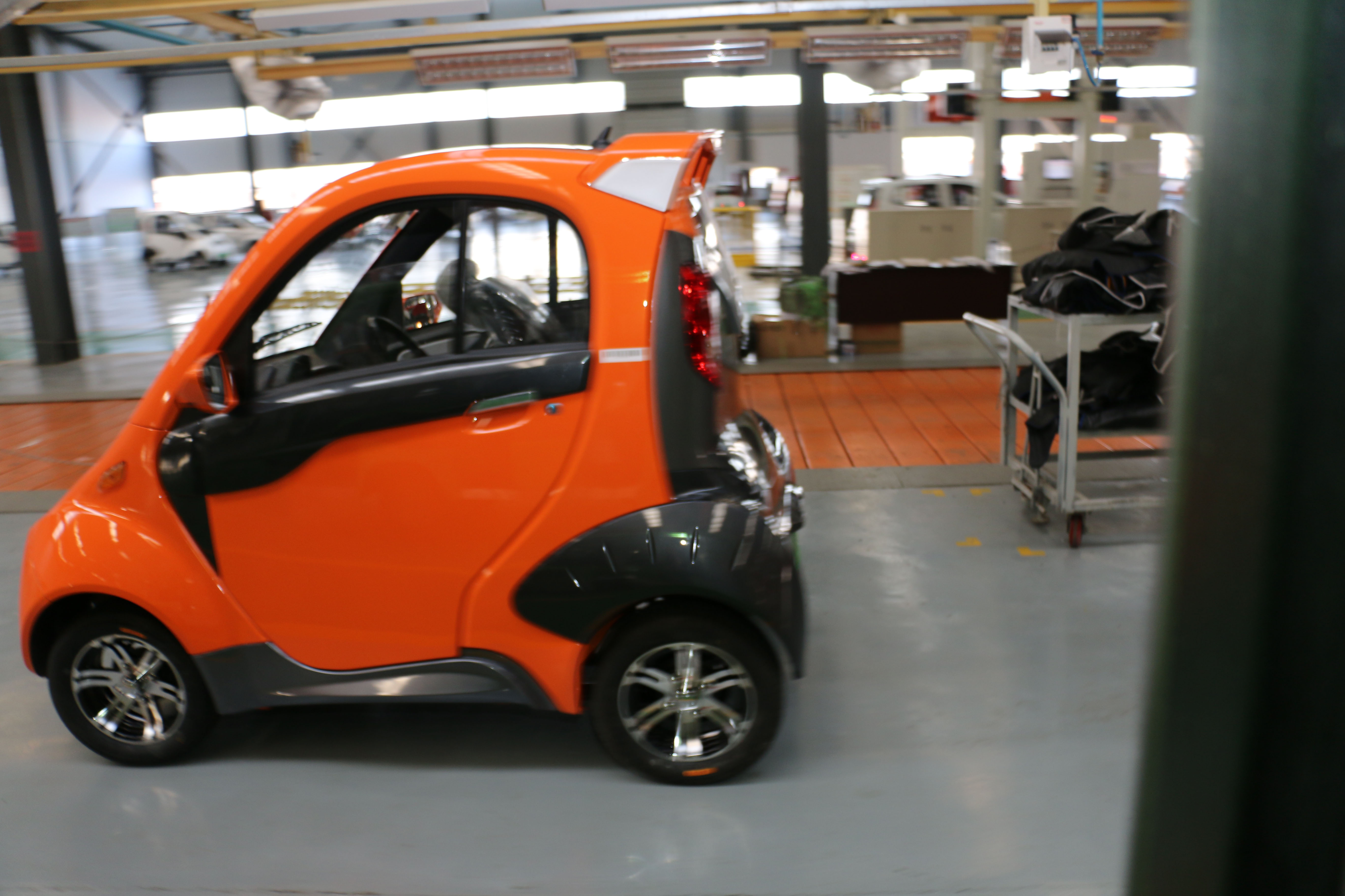 上海累计推广新能源汽车达82万辆,建成近60万根充电桩.jpg 上海累计推广新能源汽车达82万辆,建成近60万根充电桩.jpg