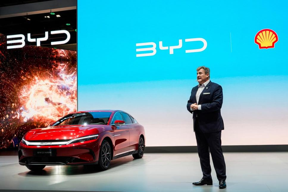 比亚迪携三款电动车型亮相巴黎车展 欧洲约30万个壳牌充电桩向车主开放.png 比亚迪携三款电动车型亮相巴黎车展 欧洲约30万个壳牌充电桩向车主开放.png