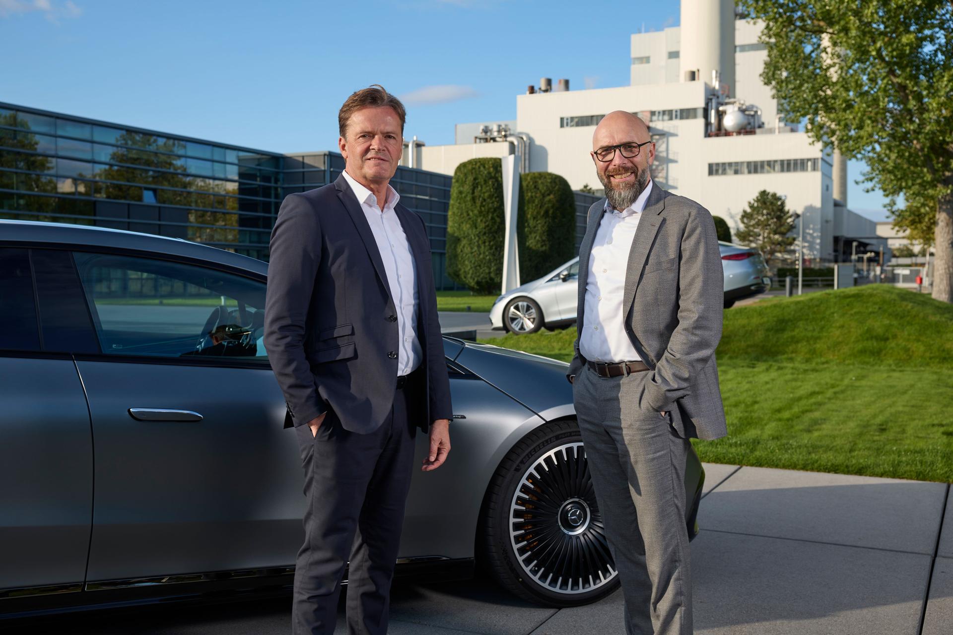 两大上市公司跨界入局!9家正极材料领域企业前三季度净利同比增长.jpg 两大上市公司跨界入局!9家正极材料领域企业前三季度净利同比增长.jpg