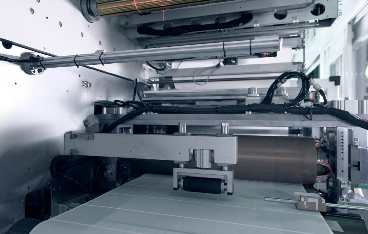 短刀电池迎来最佳搭档 蜂巢能源发布最新一代叠片技术.png 短刀电池迎来最佳搭档 蜂巢能源发布最新一代叠片技术.png