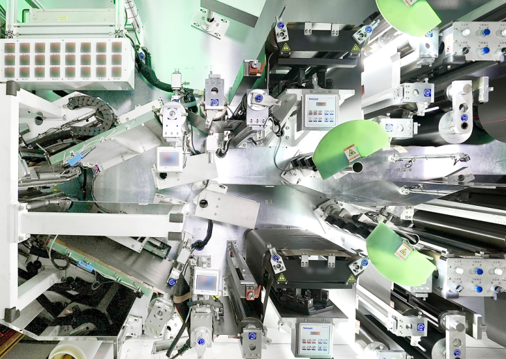 短刀电池迎来最佳搭档 蜂巢能源发布最新一代叠片技术.png 短刀电池迎来最佳搭档 蜂巢能源发布最新一代叠片技术.png