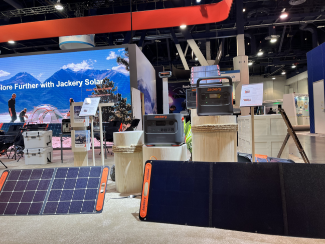 2023CES绿色能源备受瞩目 Jackery电小二户外电源领跑全球便携储能市场发展.png