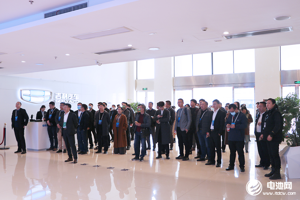 2023中国钠电池产业生态圈企业家峰会与会嘉宾参观浙江临海新能源企业.jpg 2023中国钠电池产业生态圈企业家峰会与会嘉宾参观浙江临海新能源企业.jpg