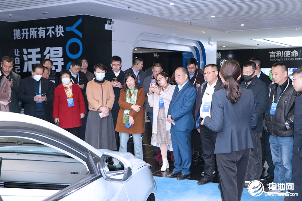 2023中国钠电池产业生态圈企业家峰会与会嘉宾参观浙江临海新能源企业.jpg 2023中国钠电池产业生态圈企业家峰会与会嘉宾参观浙江临海新能源企业.jpg