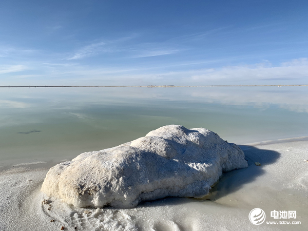 电池级碳酸锂价格较年初腰斩！锂盐价格向下空间不大？.jpg