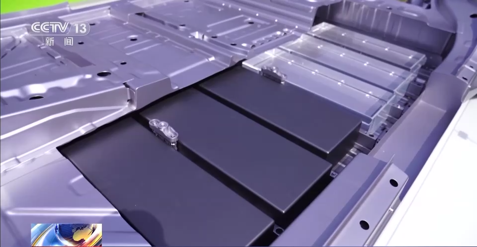 我国新能源汽车带动多产业快速发展 智能网联等领域迎来新赛道.png 我国新能源汽车带动多产业快速发展 智能网联等领域迎来新赛道.png