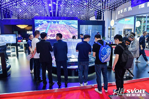 蜂巢能源龙鳞甲电池亮相上海车展 通过热失控实验验证极致安全.jpg 蜂巢能源龙鳞甲电池亮相上海车展 通过热失控实验验证极致安全.jpg