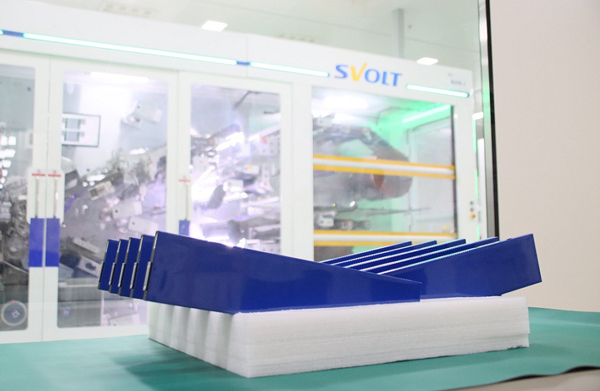 蜂巢能源短刀飞叠电芯盐城基地下线 将搭载吉利、长城多款车型.jpg 蜂巢能源短刀飞叠电芯盐城基地下线 将搭载吉利、长城多款车型.jpg