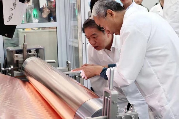 多家公司攻克3.5μm锂电铜箔生产技术!机构预计今年我国锂电铜箔或过剩4.4万吨 多家公司攻克3.5μm锂电铜箔生产技术!机构预计今年我国锂电铜箔或过剩4.4万吨