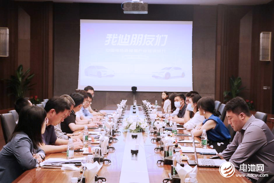 比亚迪连续十年稳居中国新能源车销冠 今年目标销售360万辆 比亚迪连续十年稳居中国新能源车销冠 今年目标销售360万辆