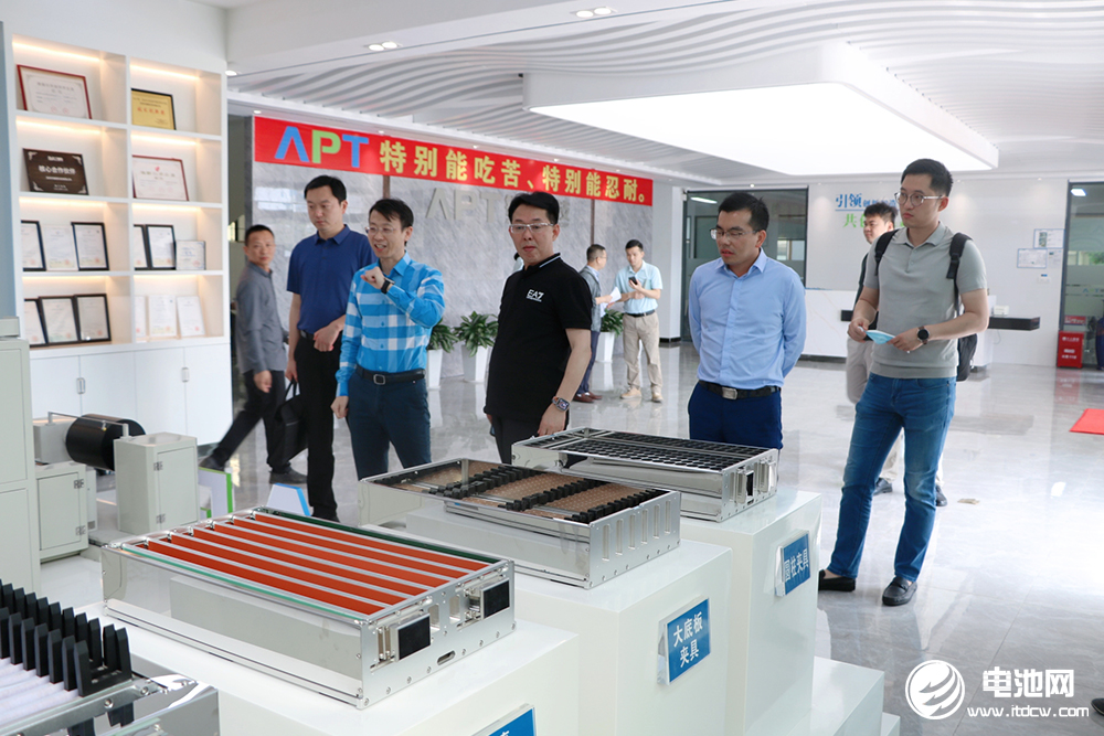 镭煜科技锂电全自动真空干燥线加入国际竞争 研究行业需求持续推出新品 镭煜科技锂电全自动真空干燥线加入国际竞争 研究行业需求持续推出新品