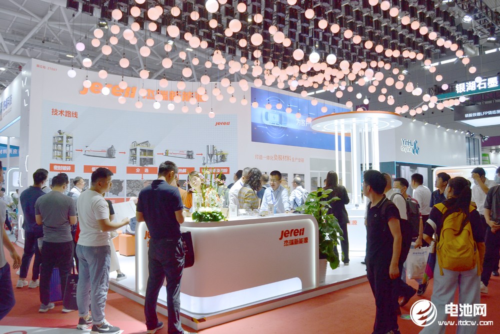 电池四大主材市场竞争愈演愈烈 各大厂商纷纷亮相看家本事