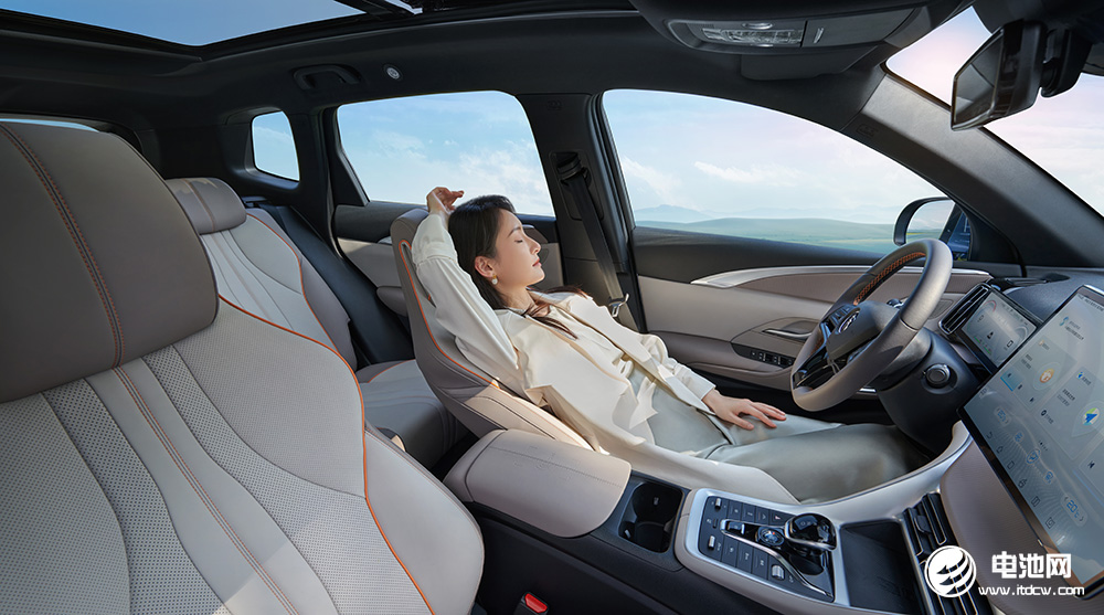 油电同价!打出王炸!比亚迪宋Pro DM-i冠军版入门即高配 油电同价!打出王炸!比亚迪宋Pro DM-i冠军版入门即高配