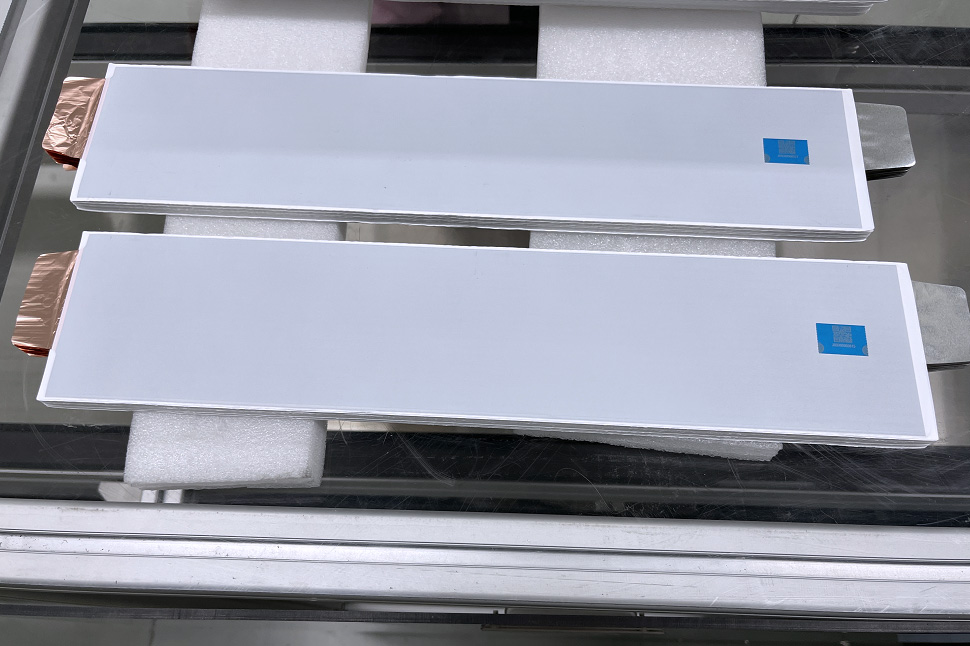 蜂巢能源书写叠片技术进化史:Z字形、切叠一体、飞叠热复合 蜂巢能源书写叠片技术进化史:Z字形、切叠一体、飞叠热复合