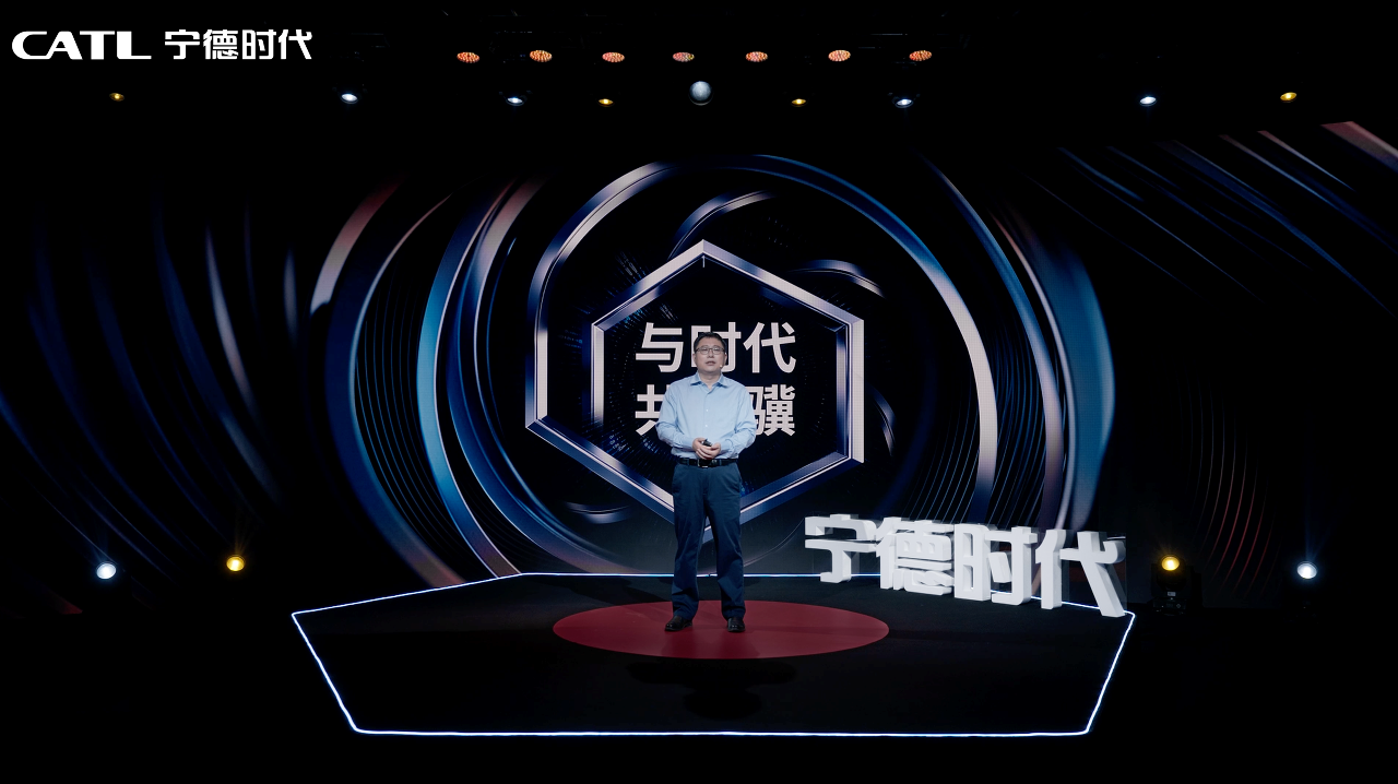 宁德时代一站式重卡底盘换电解决方案骐骥换电正式发布