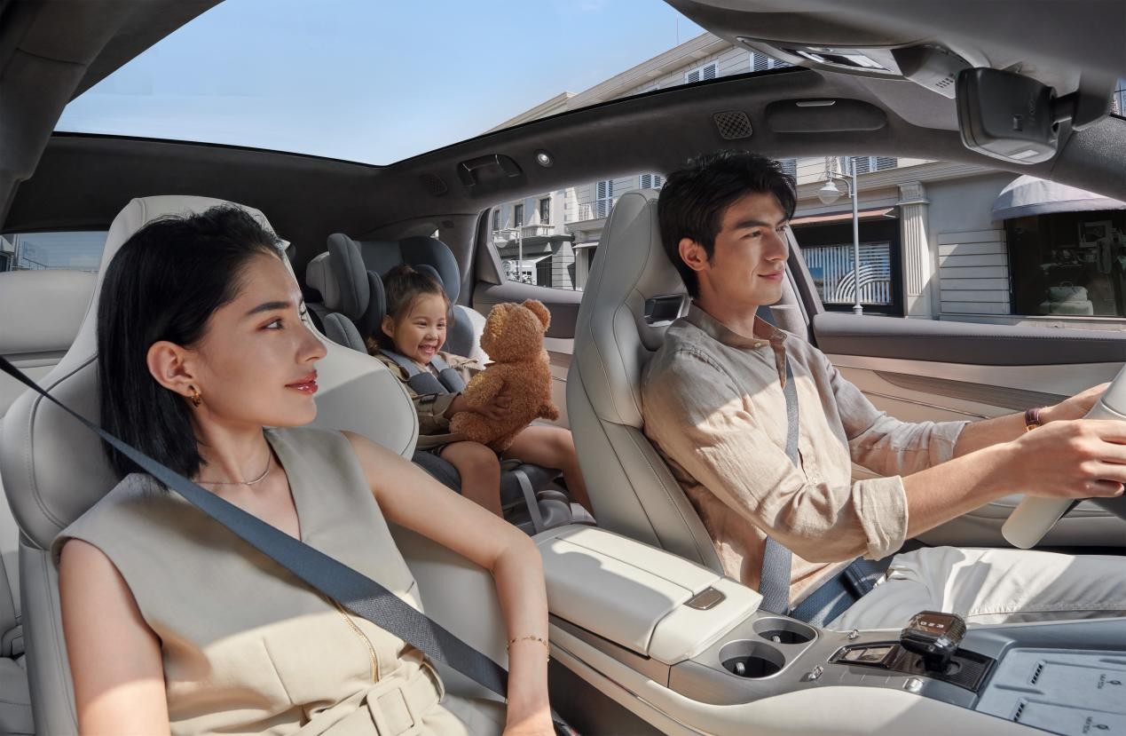 腾势N7售价30.18万起!CTB电池车身一体化与双枪超充技术加持 腾势N7售价30.18万起!CTB电池车身一体化与双枪超充技术加持