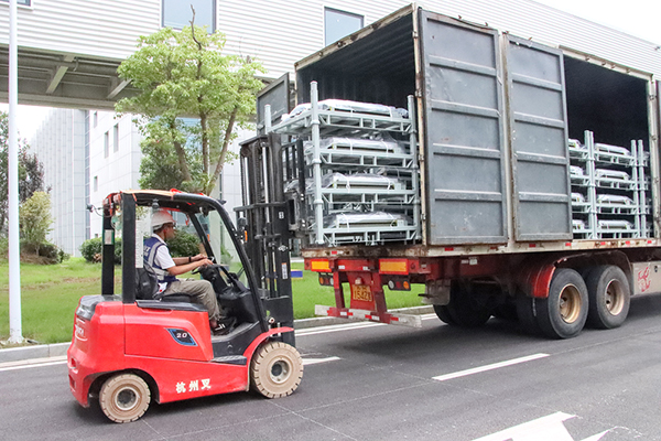 创纪录!蜂巢能源盐城基地飞叠短刀L400电芯两个月累计生产超50万支 创纪录!蜂巢能源盐城基地飞叠短刀L400电芯两个月累计生产超50万支