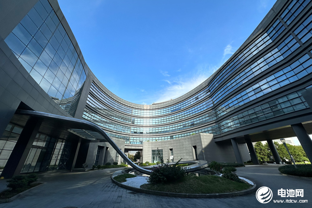 搭光伏/锂电快车 模头行业老将冲刺新能源赛道 搭光伏/锂电快车 模头行业老将冲刺新能源赛道