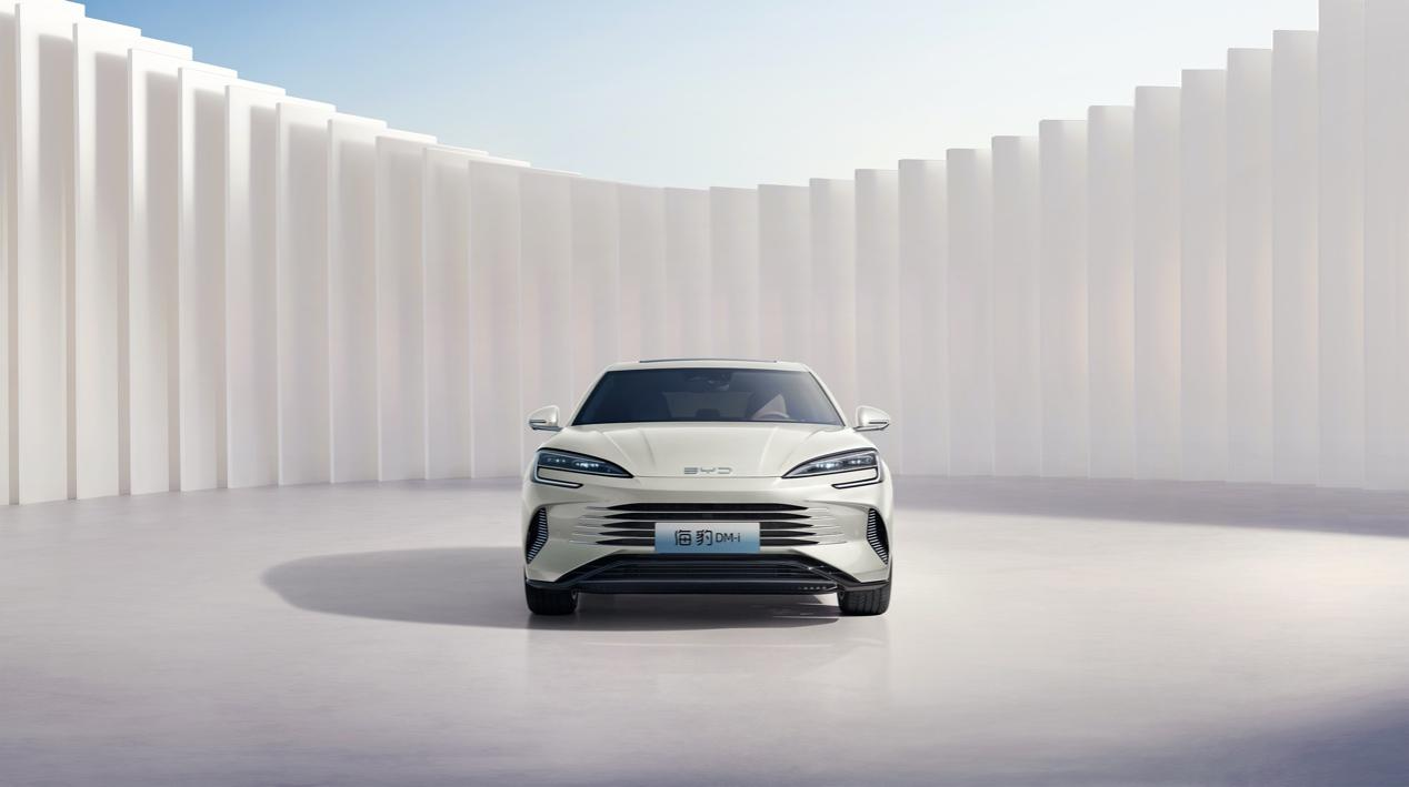 比亚迪海豹DM-i上市价16.68万元起!还看合资中型车吗? 比亚迪海豹DM-i上市价16.68万元起!还看合资中型车吗?