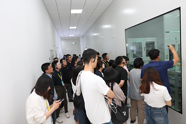 探秘盐城飞叠短刀基地 解锁蜂巢能源PHEV市场爆发密码 探秘盐城飞叠短刀基地 解锁蜂巢能源PHEV市场爆发密码