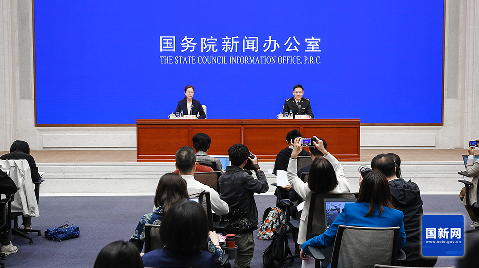 前三季度“新三样”出口近7990亿 新能源车及锂电池出口量一览 前三季度“新三样”出口近7990亿 新能源车及锂电池出口量一览