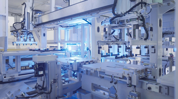 蜂巢能源首发飞叠短刀325Ah储能电芯成都基地下线 蜂巢能源首发飞叠短刀325Ah储能电芯成都基地下线