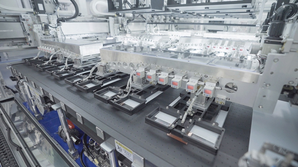 蜂巢能源首发飞叠短刀325Ah储能电芯成都基地下线 蜂巢能源首发飞叠短刀325Ah储能电芯成都基地下线