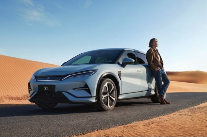 比亚迪10月销量首破30万辆 动力及储能电池装机约15.3GWh 比亚迪10月销量首破30万辆 动力及储能电池装机约15.3GWh